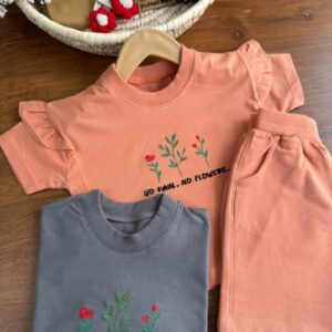 کراپ شورتک فلاورز