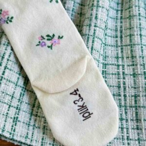 جوراب ساق بلند کرمی