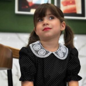 پیراهن مشکی خال خالی2