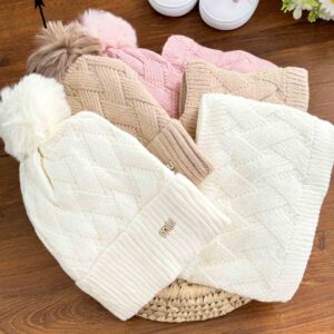 کلاه و شال گردنی میو