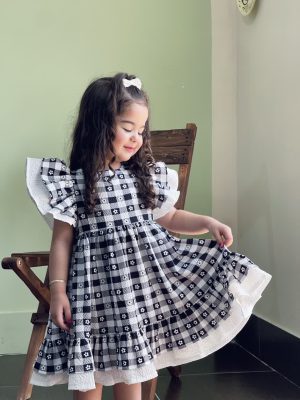 پیراهن سیاه سفید